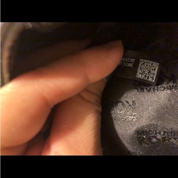 Michael Kors Black pebbled leather purse, lovely condition. Used gently. - Picture 10 of 12